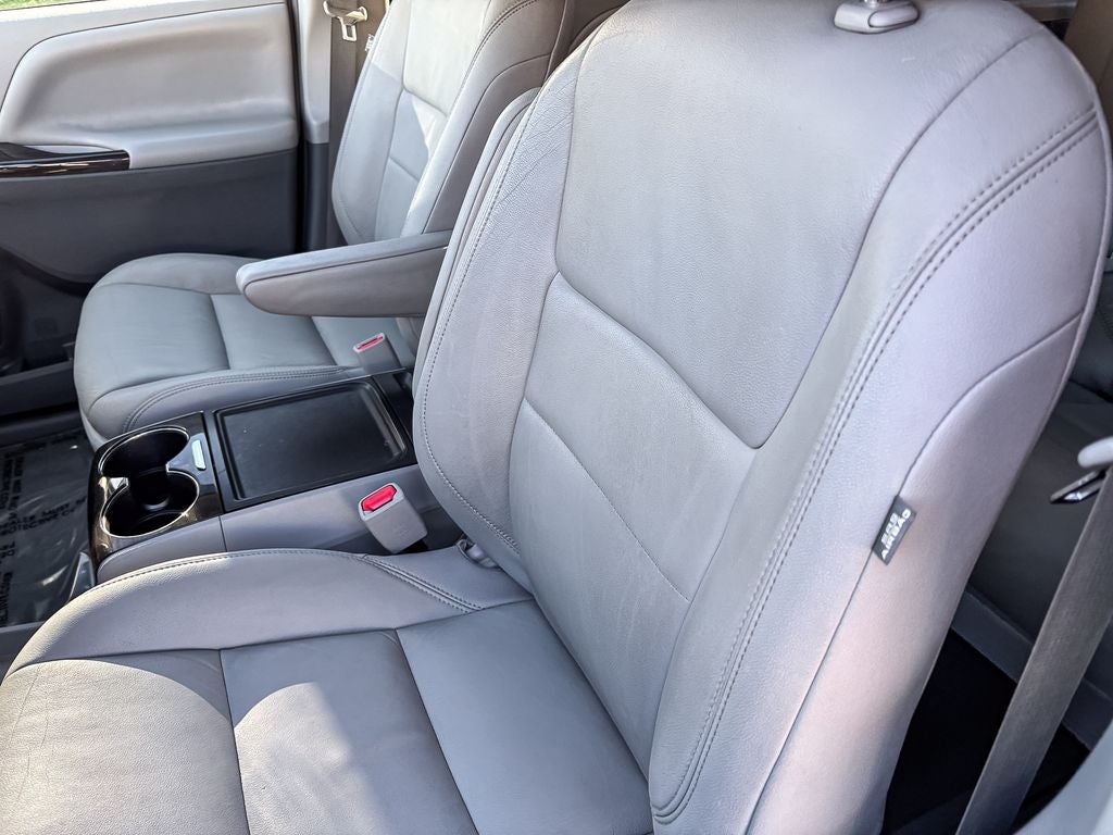 2019 Toyota Sienna XLE 8 Passenger