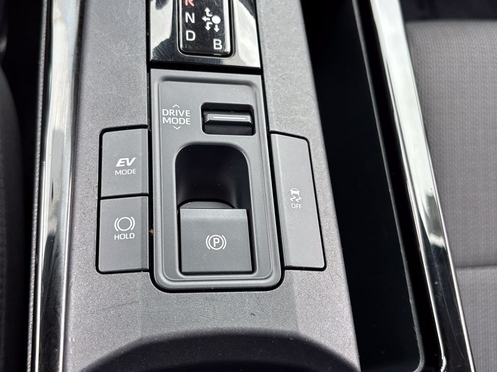 2025 Toyota Prius LE