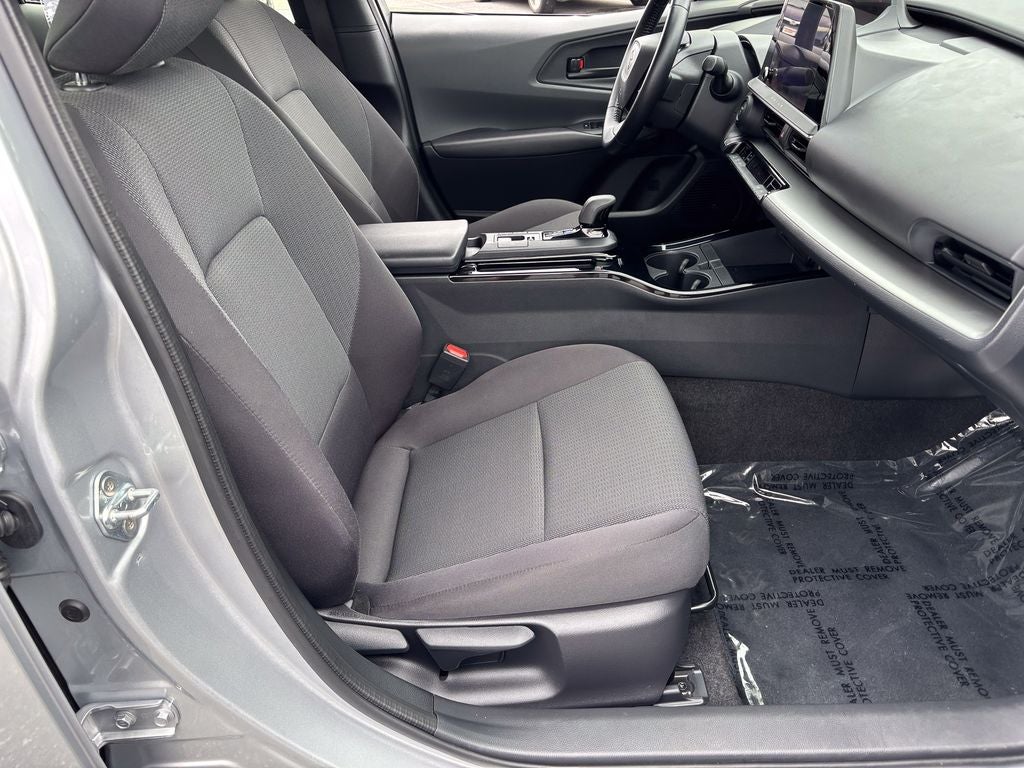 2025 Toyota Prius LE