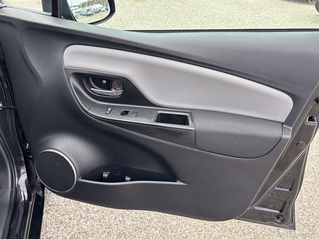 2015 Toyota Yaris LE